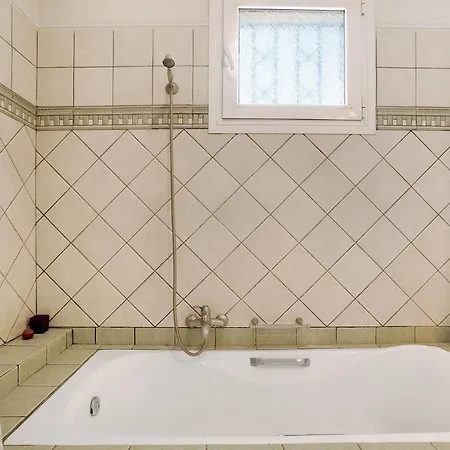 Christine's House Apartman *